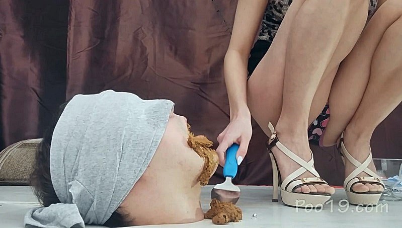 MilanaSmelly - Rapid Swallowing Of Female Shit Without Chewing