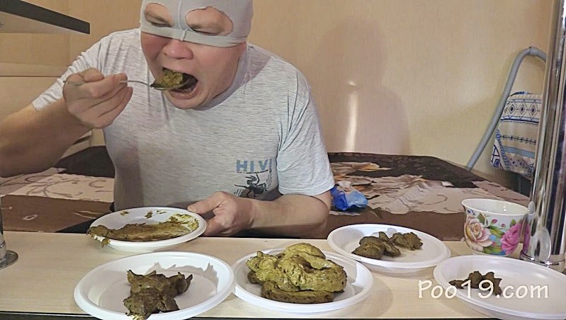 MilanaSmelly - Really New Year's Feeding